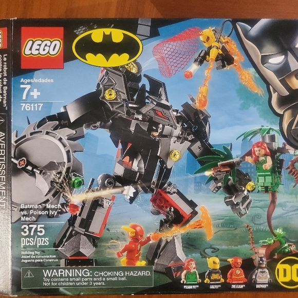 LEGO Batman Mech vs. Poison Ivy Mech Building Set - Picture 5 of 6